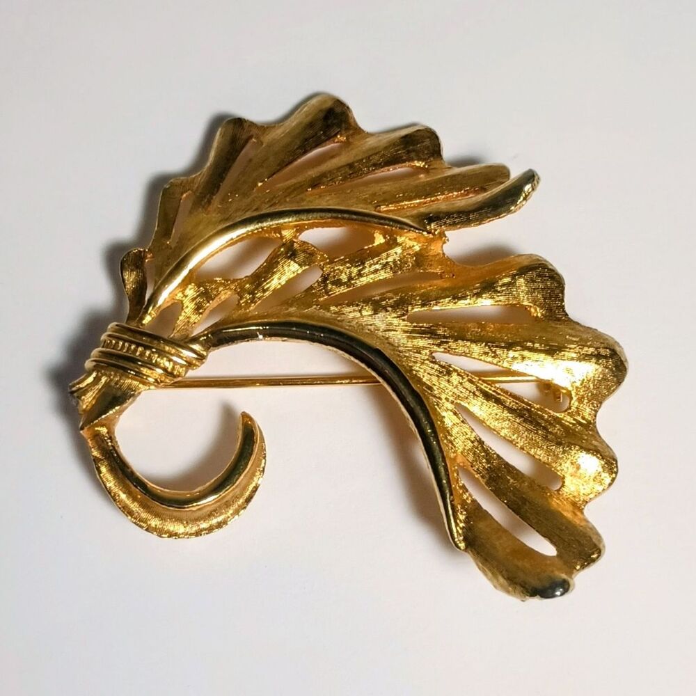 Gold Tone Gingko Swirl Scroll Brooch Pin Metal Vintage Style